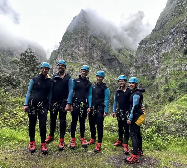 Grupo em Canyoning na Ilha da Madeira.